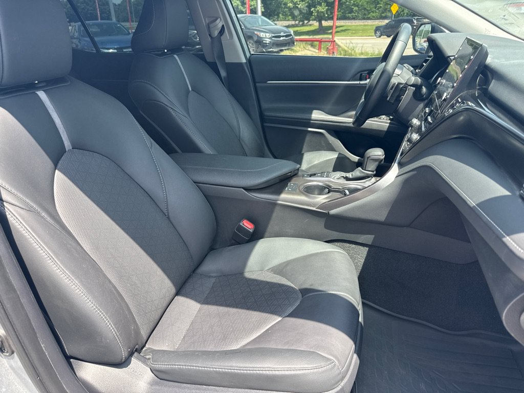 Used 2024 Toyota Camry XSE FWD image 18