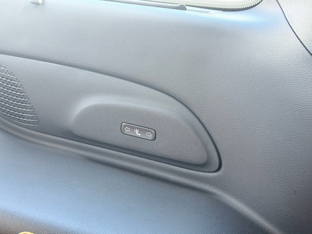 Used 2022 Chrysler Pacifica Pinnacle image 32