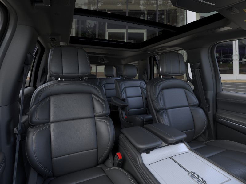 New 2026 Lincoln Navigator Reserve w/ Jet Appearance Package AWD/4WD image 10