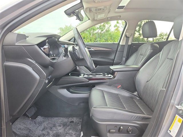 Certified 2021 Buick Envision Avenir w/ Technology Package II image 17