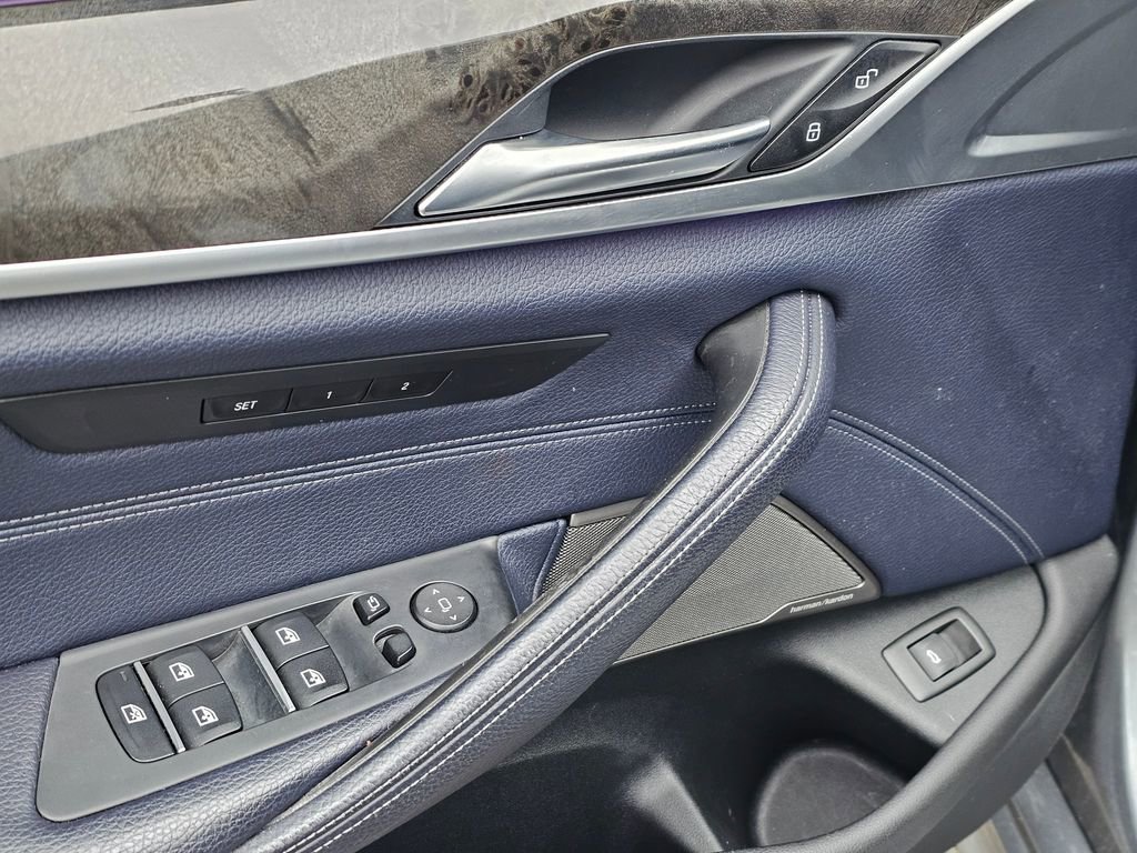 Used 2018 BMW M550i xDrive image 32