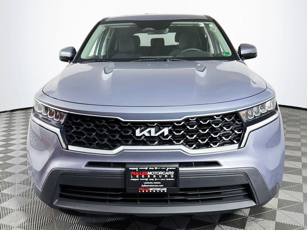 Used 2023 Kia Sorento LX AWD/4WD image 2