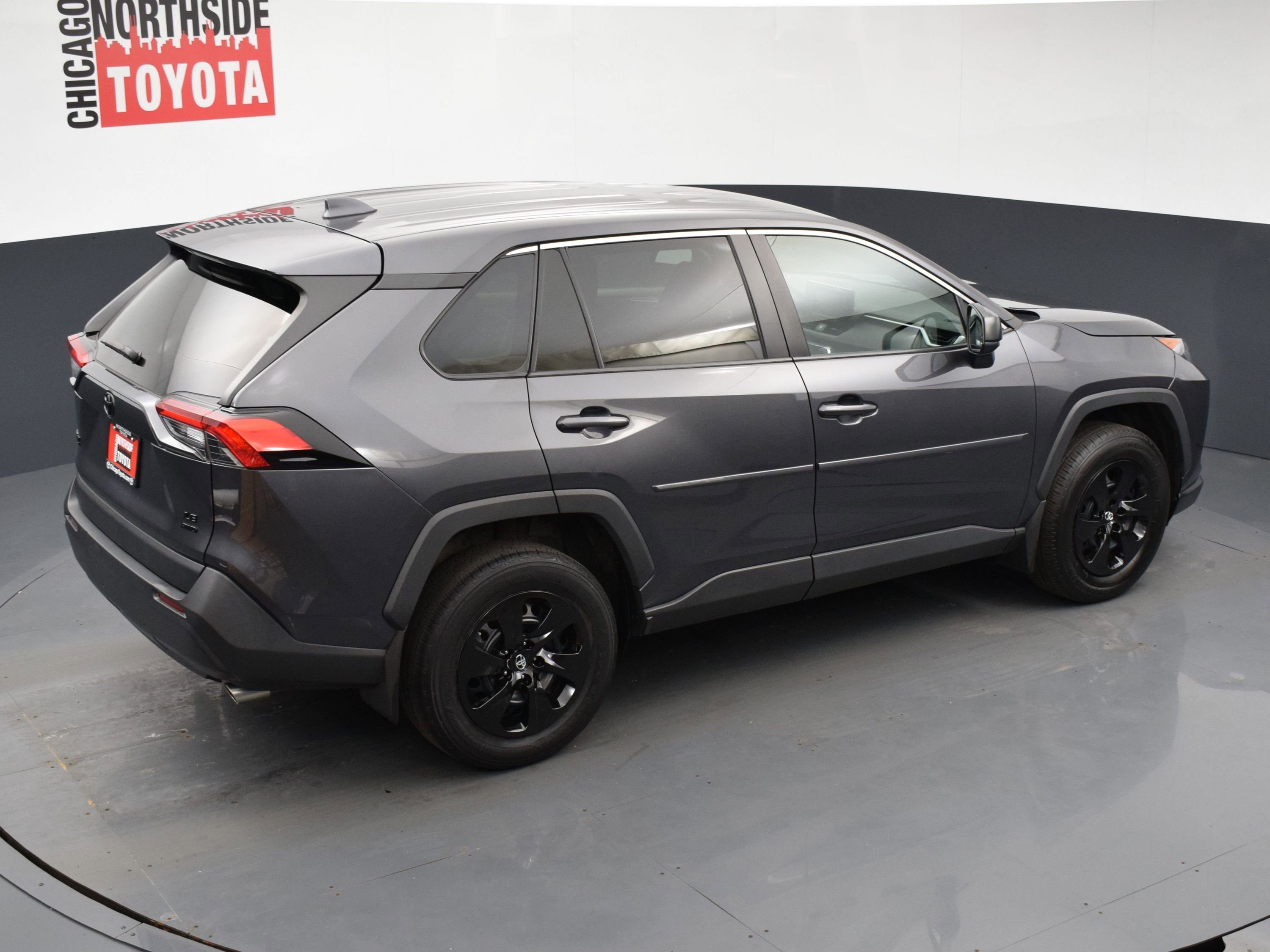 Used 2022 Toyota RAV4 LE image 19