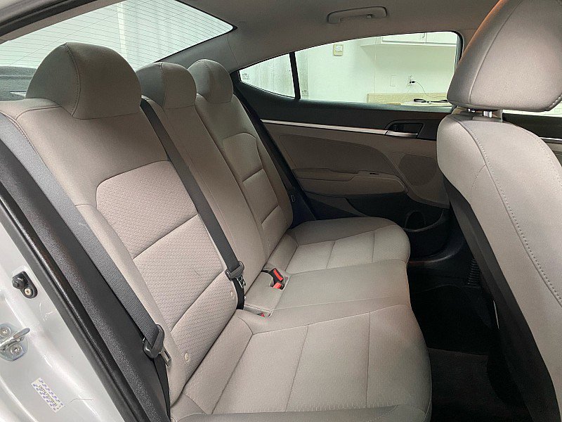 Used 2019 Hyundai Elantra SE image 13