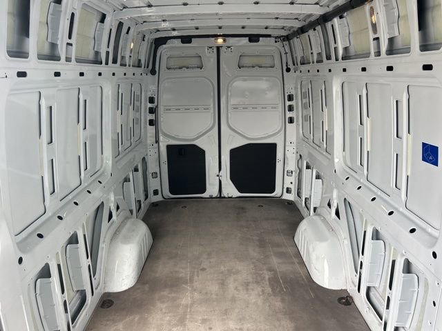 Used 2025 Mercedes-Benz Sprinter 2500 image 8