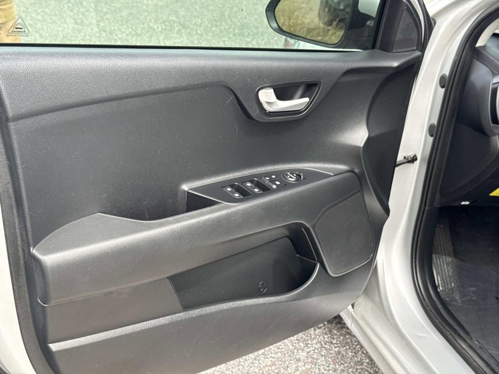 Used 2022 Kia Rio S image 17