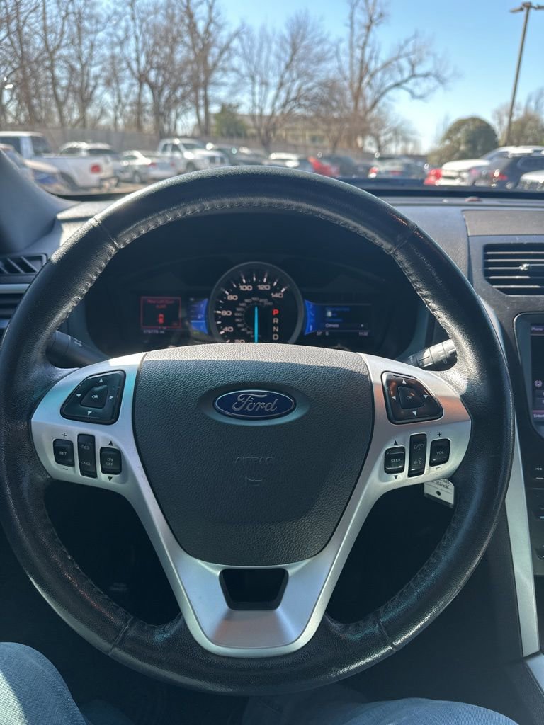 Used 2013 Ford Explorer XLT image 9