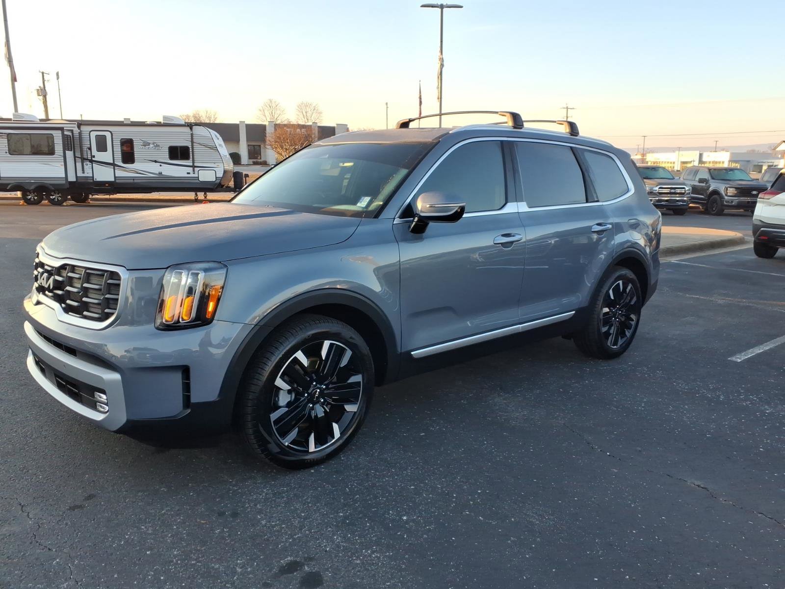 Used 2025 Kia Telluride SX image 3