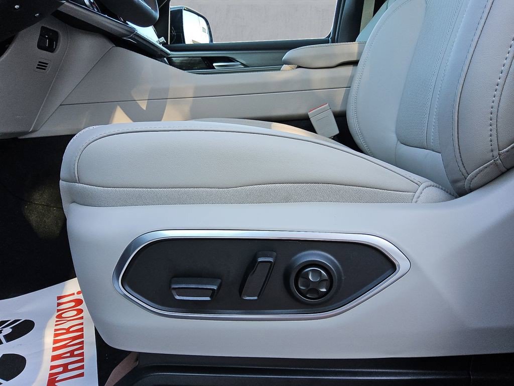 New 2026 Jeep Grand Wagoneer L Limited AWD/4WD image 16