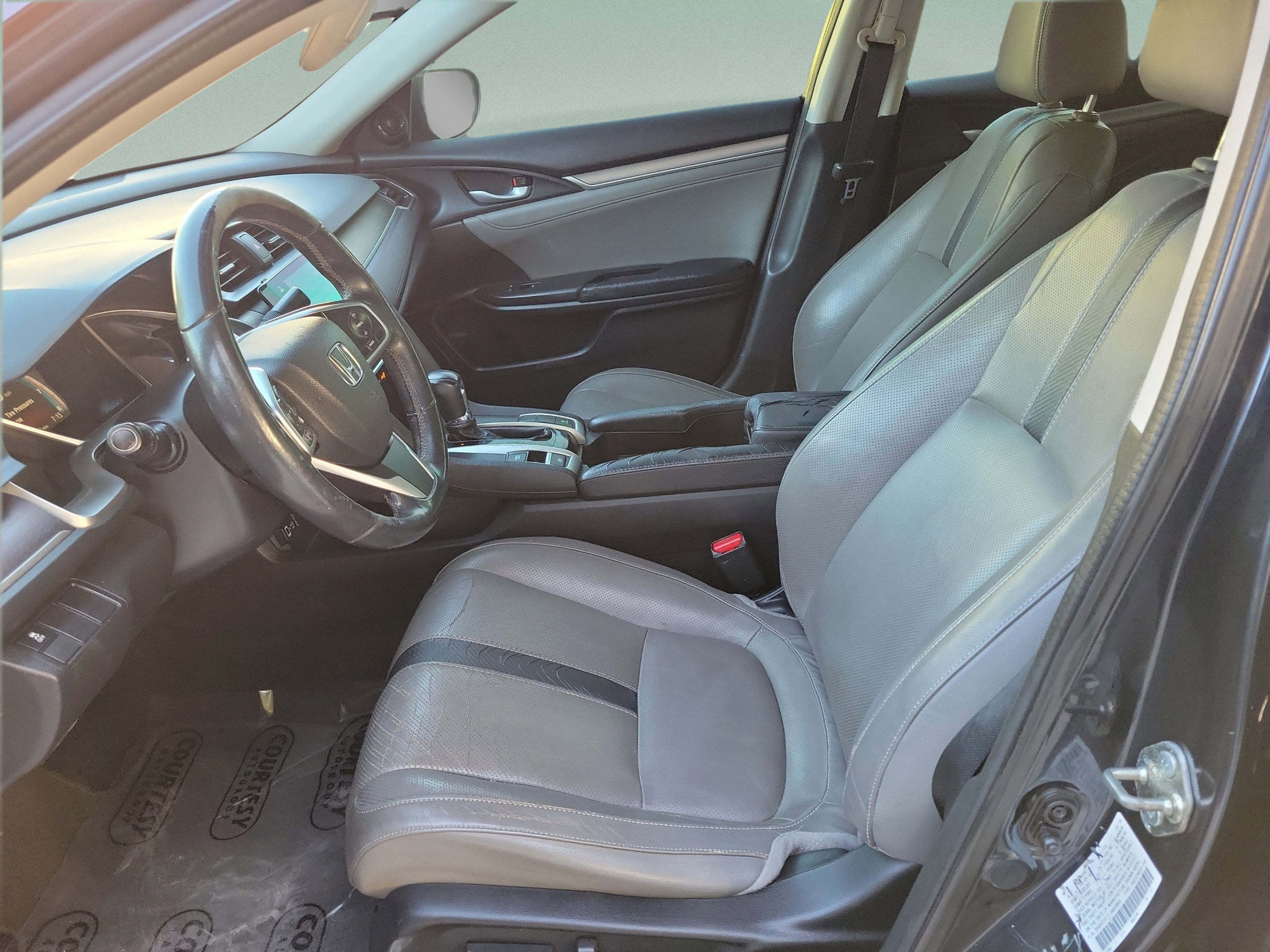 Used 2018 Honda Civic EX-L image 16