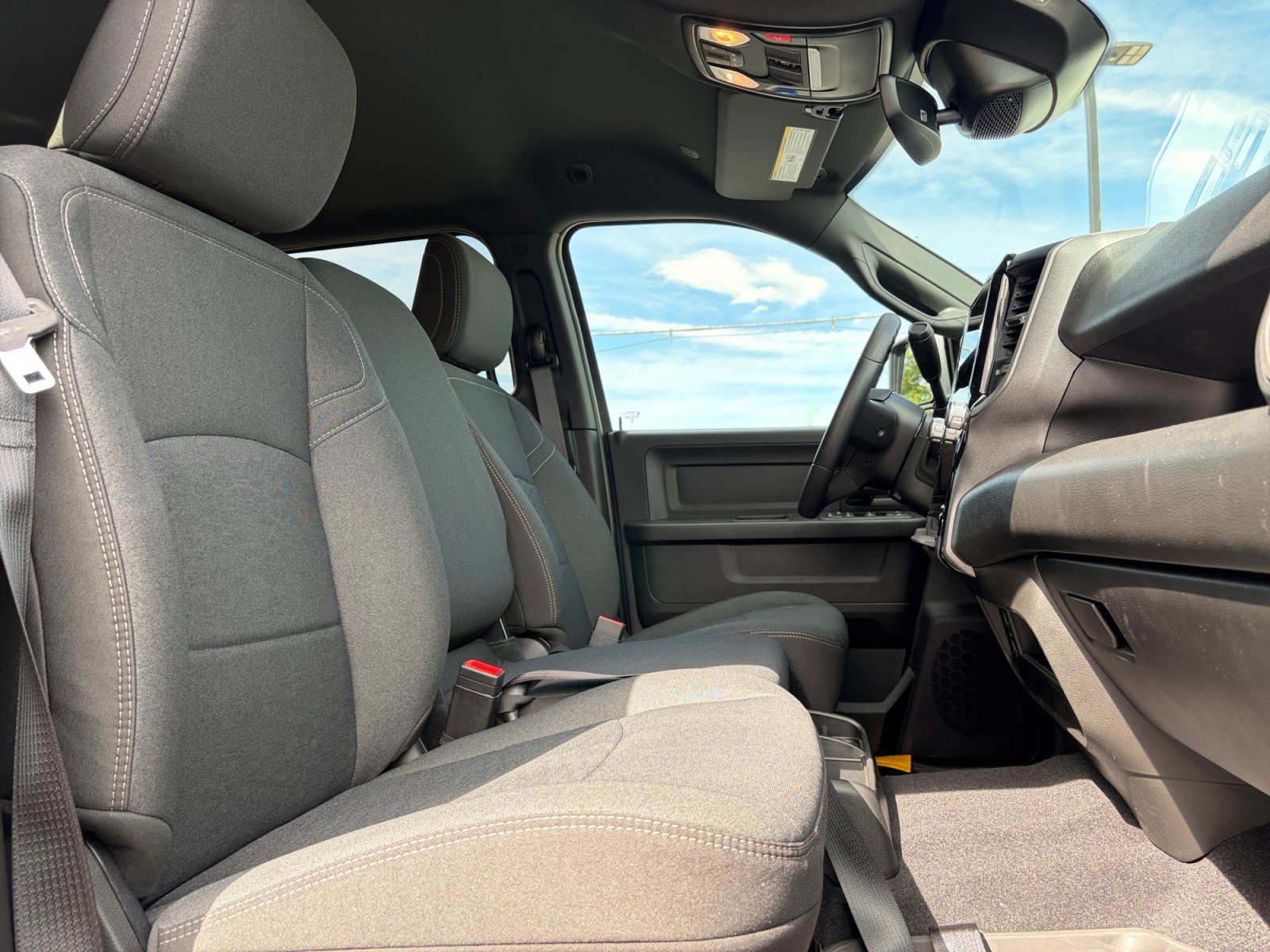 New 2027 RAM 3500 Laramie AWD/4WD image 31
