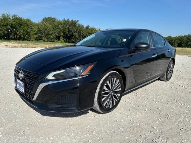 Used 2025 Nissan Altima 2.5 SV