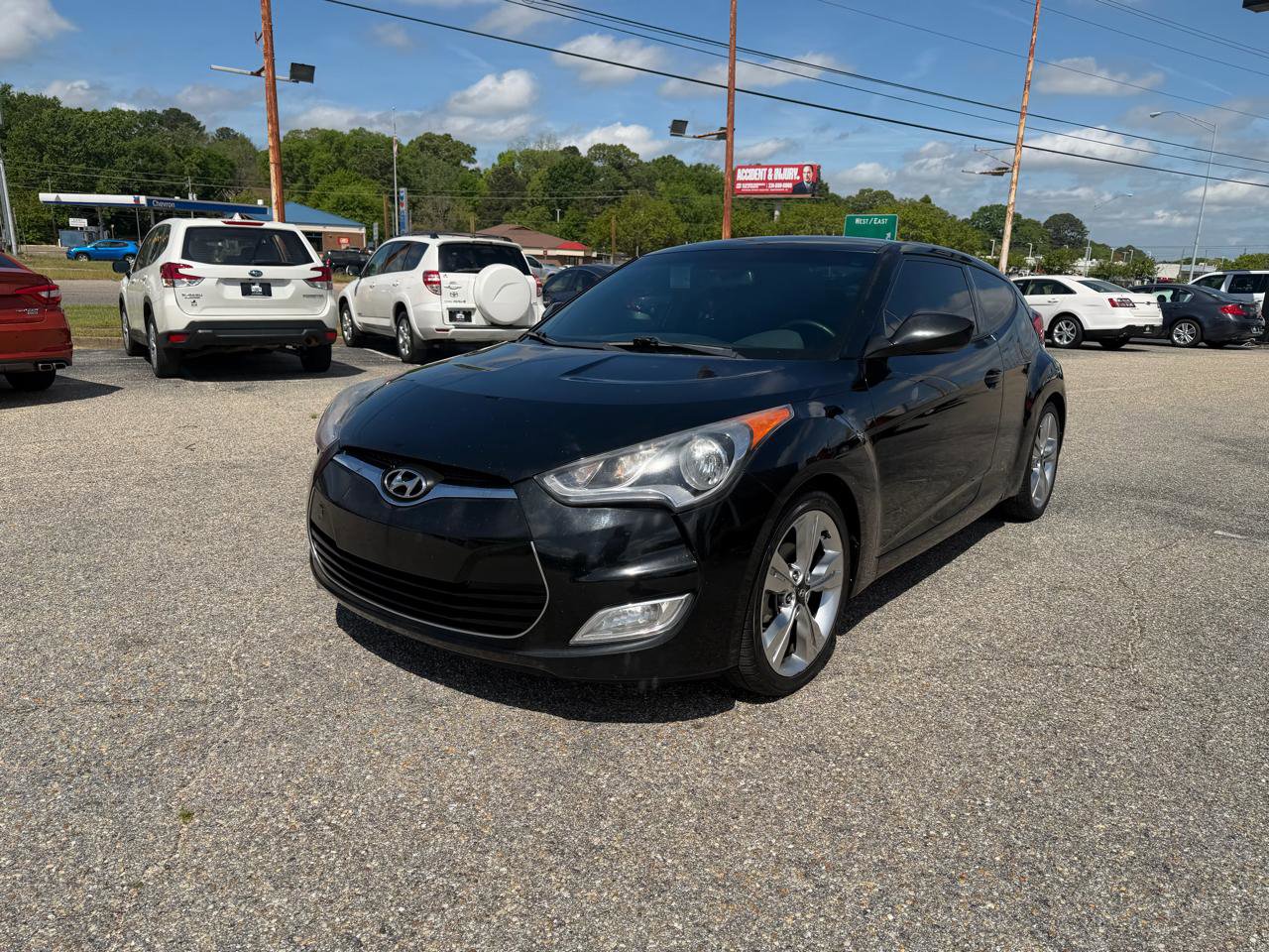 Used 2017 Hyundai Veloster Value Edition image 11