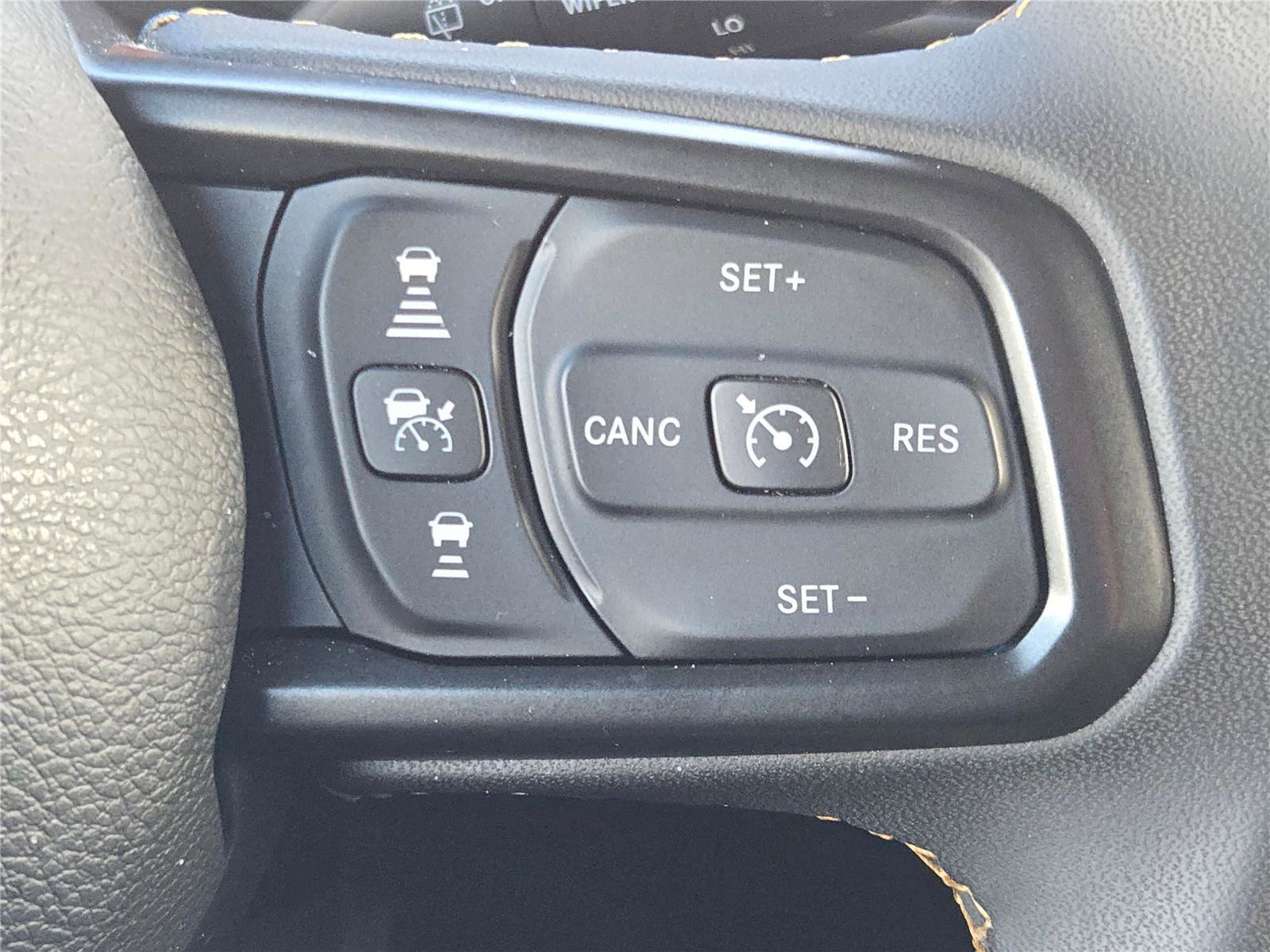 Used 2024 Jeep Wrangler Willys AWD/4WD image 33