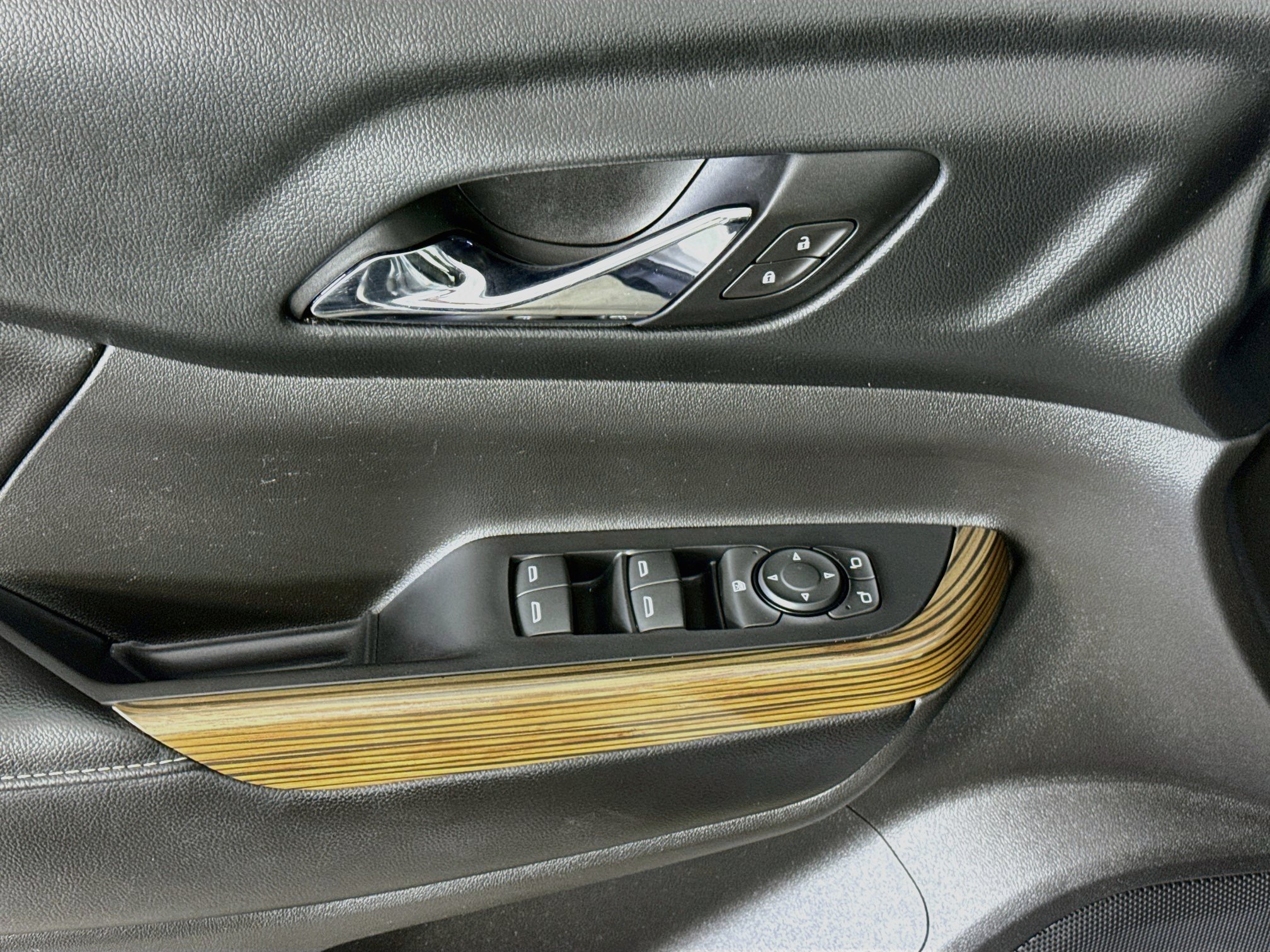 Used 2017 GMC Acadia SLE FWD image 17