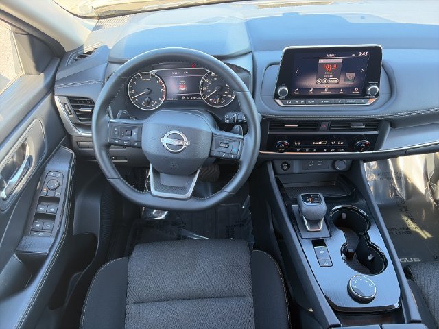 Used 2025 Nissan Rogue SV AWD/4WD image 15