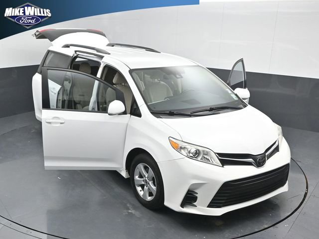 Used 2020 Toyota Sienna LE image 25