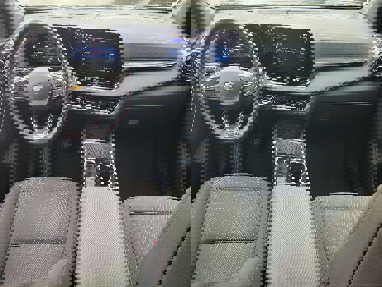 Used 2025 Chevrolet Equinox LT image 11