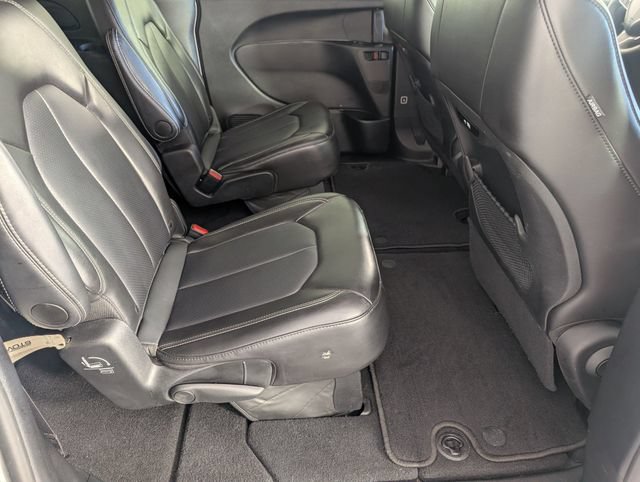 Used 2025 Chrysler Pacifica Select FWD image 28