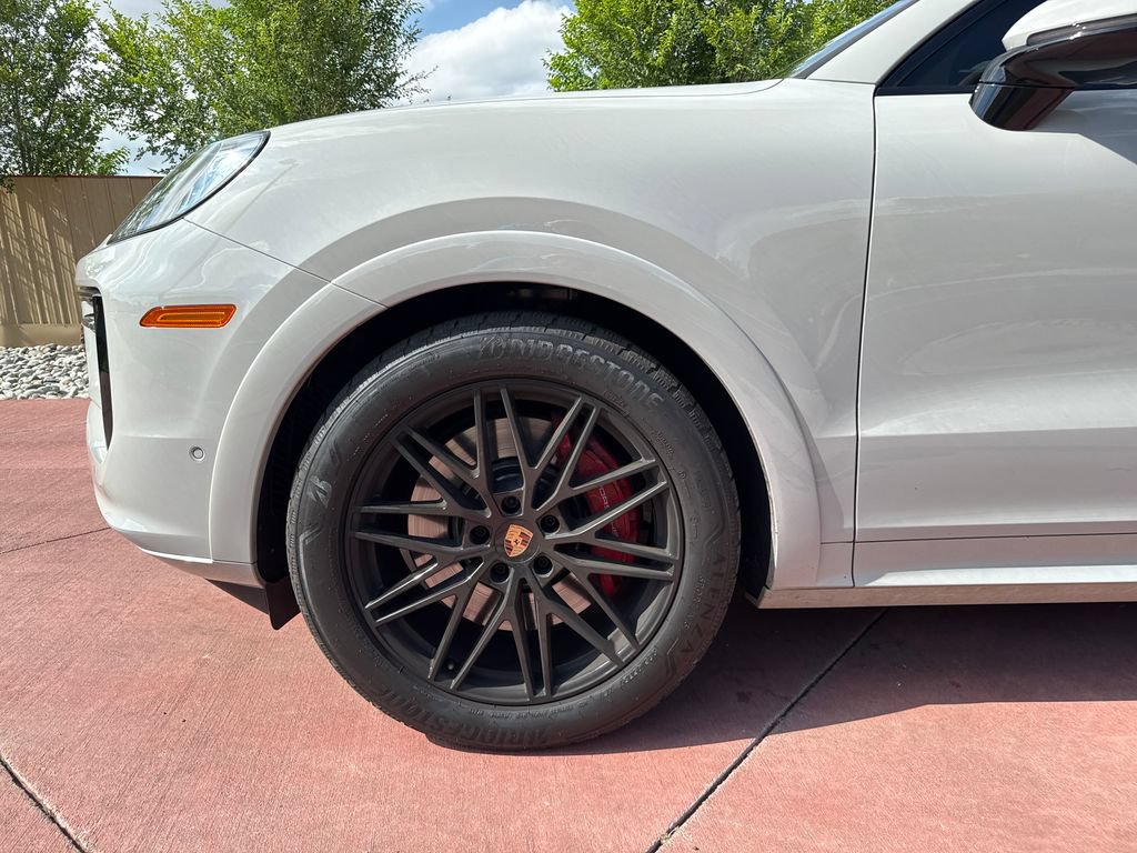 Used 2026 Porsche Cayenne GTS AWD/4WD image 40