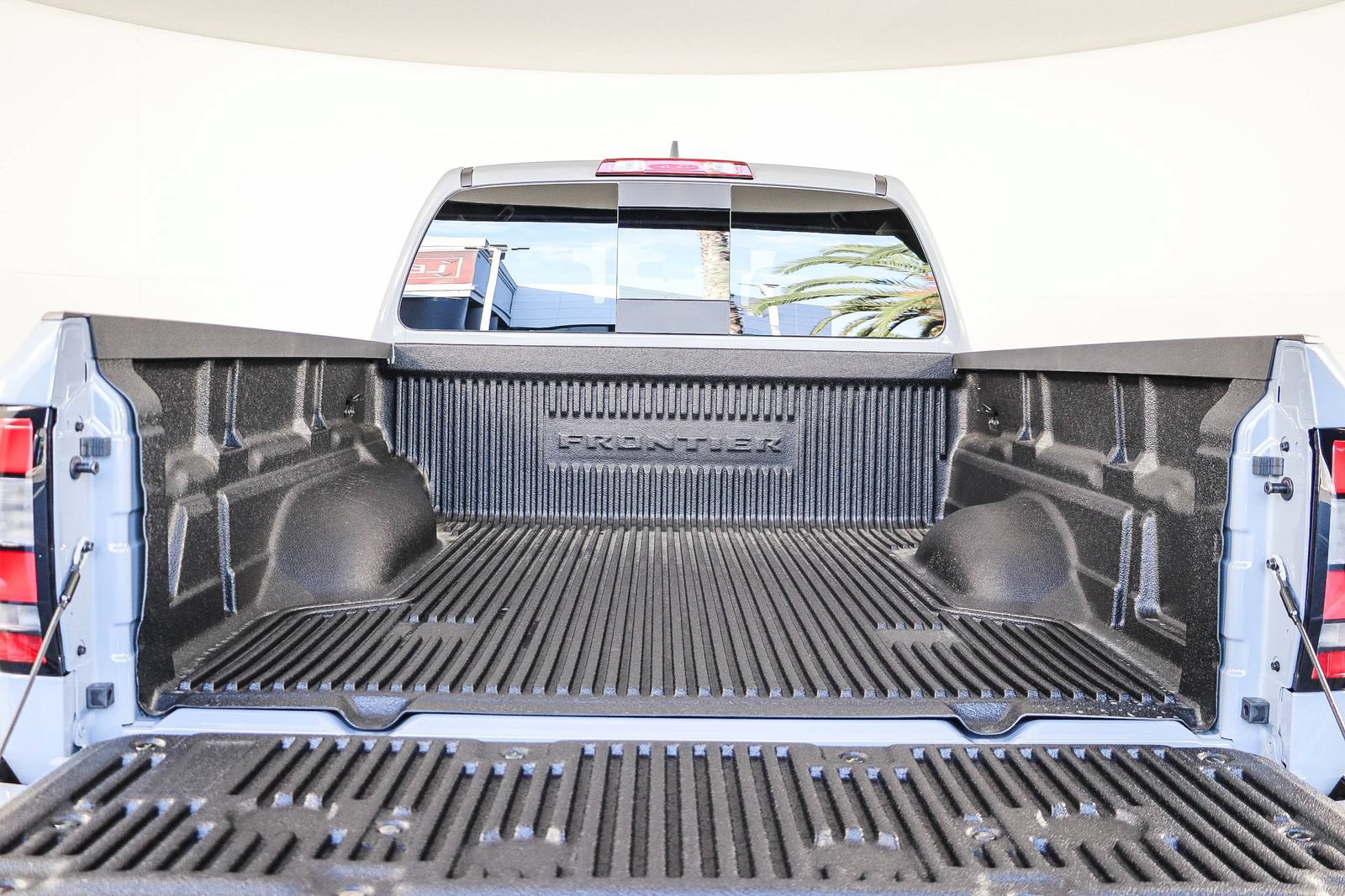 New 2027 Nissan Frontier SV w/ Tow Package RWD image 13