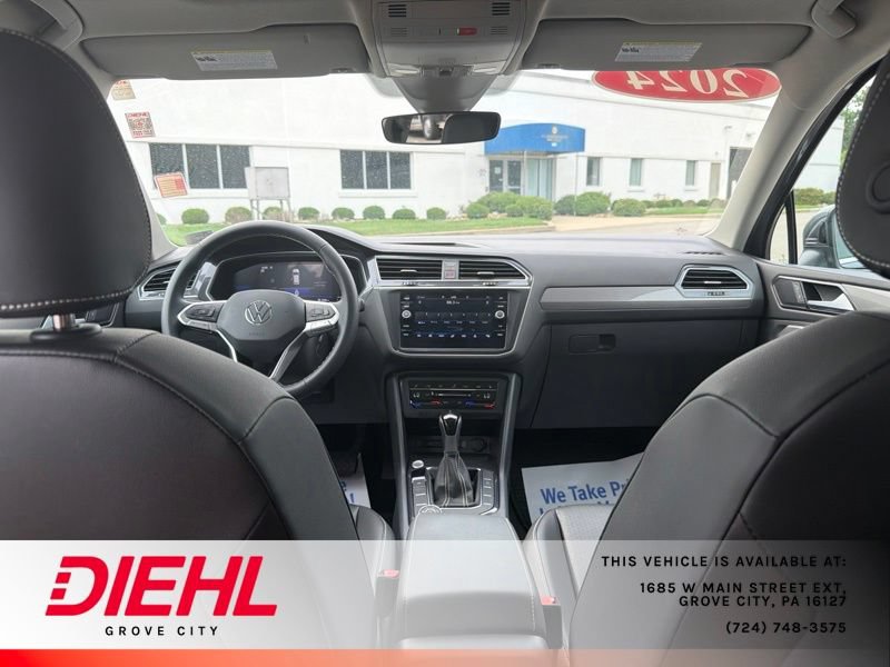 Used 2024 Volkswagen Tiguan SE AWD/4WD image 19