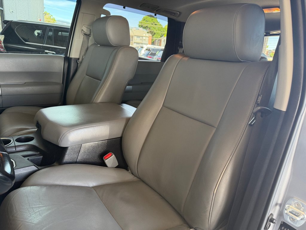 Used 2018 Toyota Sequoia Limited w/ Safety & Convenience Package AWD/4WD image 6