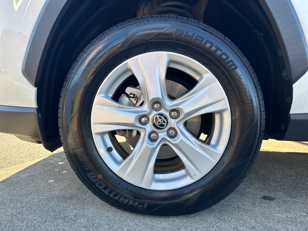Certified 2021 Toyota RAV4 XLE AWD/4WD image 27