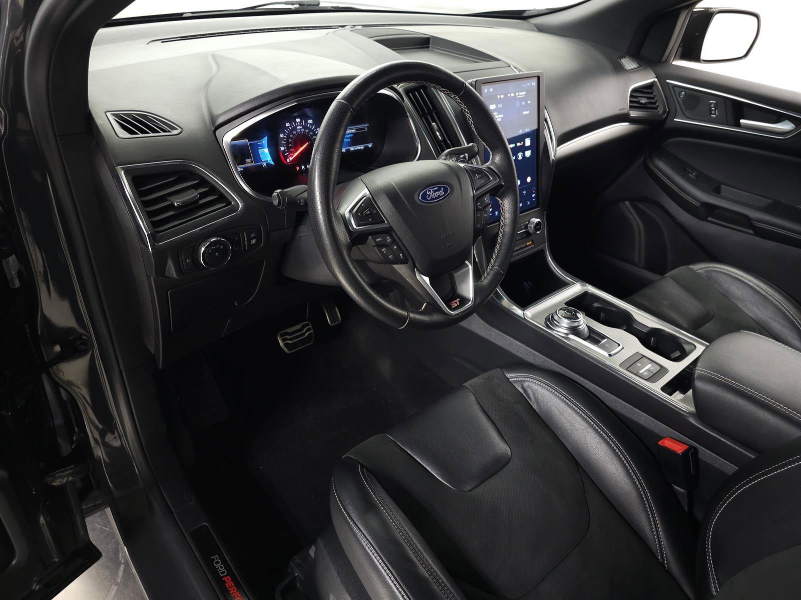 Used 2021 Ford Edge ST w/ Equipment Group 401A AWD/4WD image 14