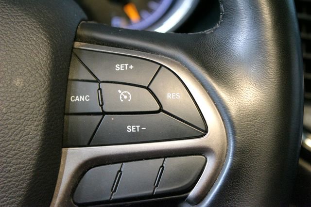 Used 2019 Jeep Grand Cherokee Altitude AWD/4WD image 22