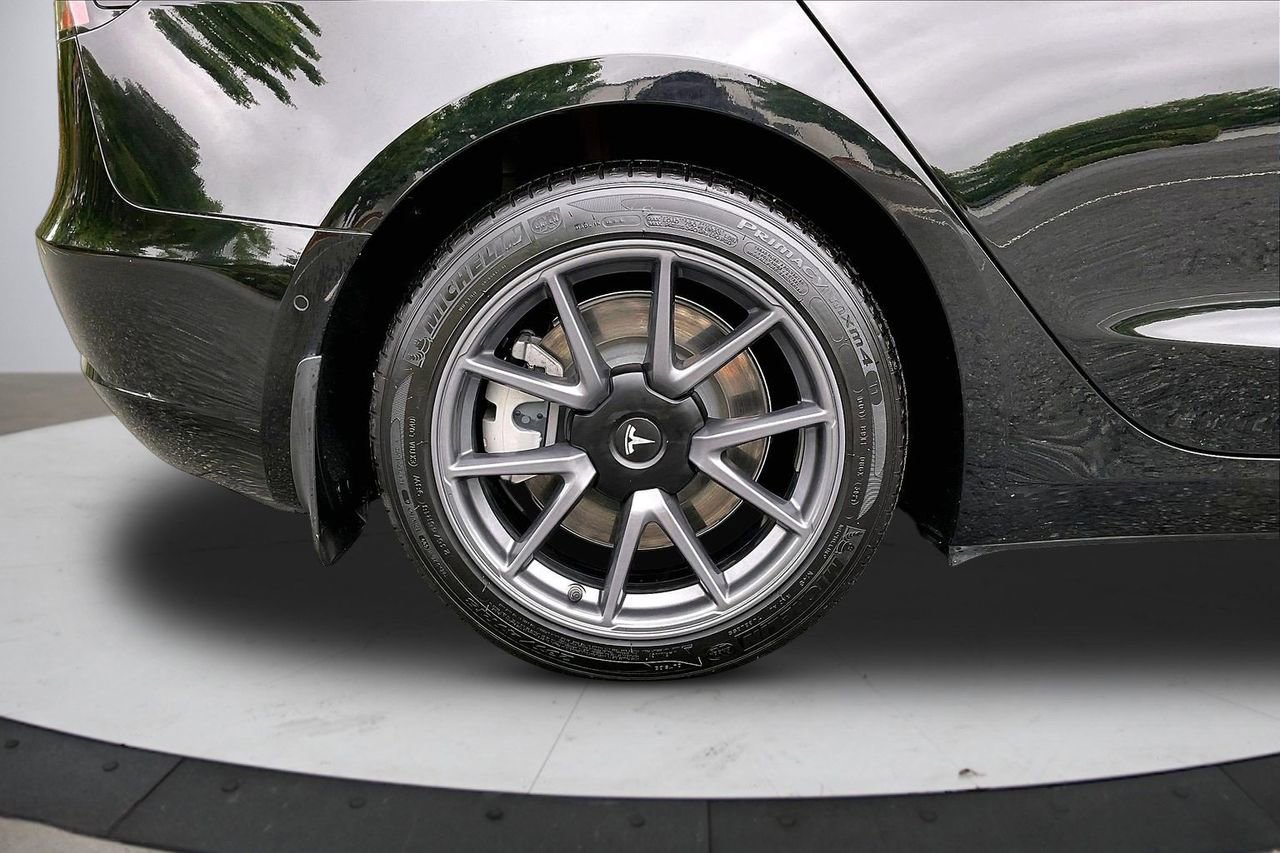 Used 2022 Tesla Model 3 Long Range AWD/4WD image 38