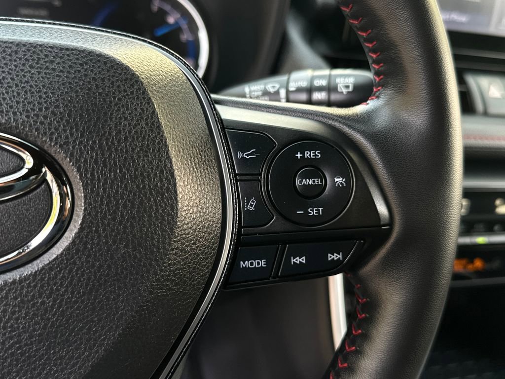 Used 2022 Toyota RAV4 SE w/ Weather & Moonroof Package image 26