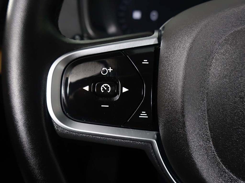 Used 2025 Volvo XC90 B5 Plus AWD/4WD image 46