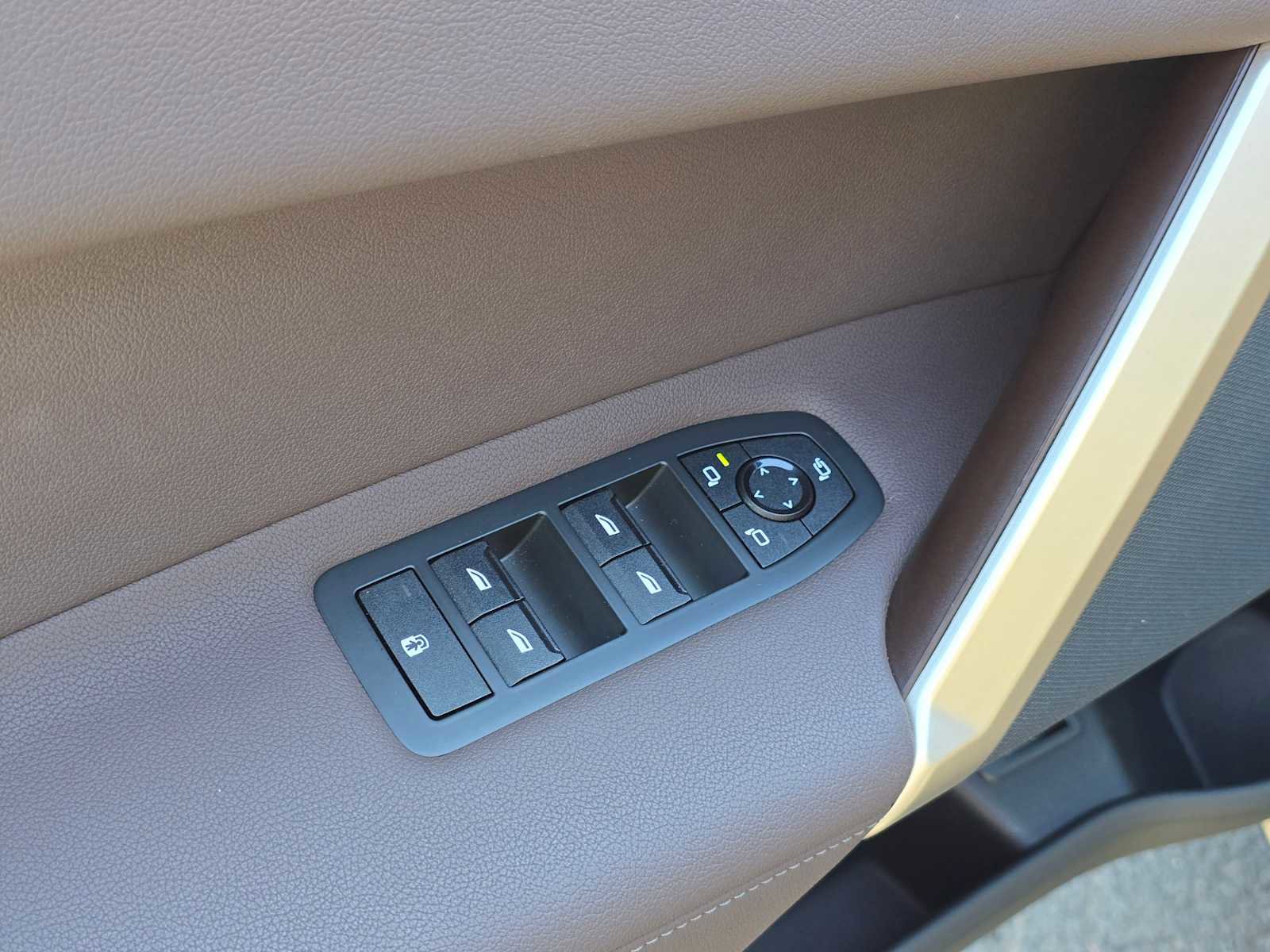 Used 2026 BMW iX xDrive45 image 23