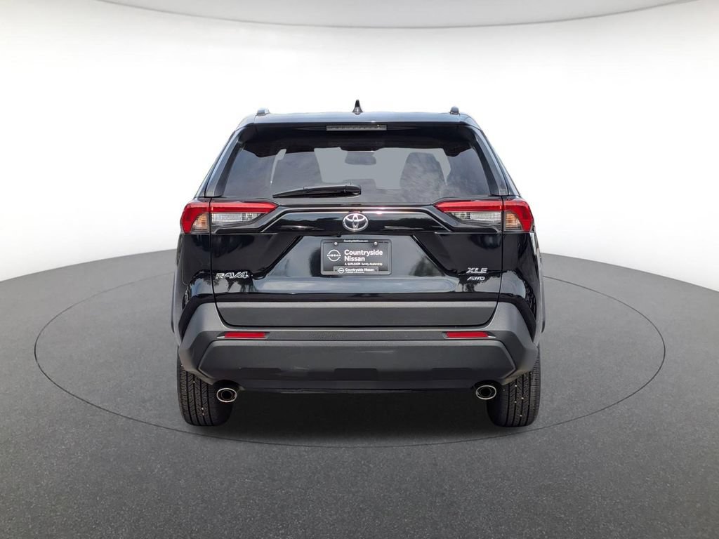 Used 2022 Toyota RAV4 XLE AWD/4WD image 6