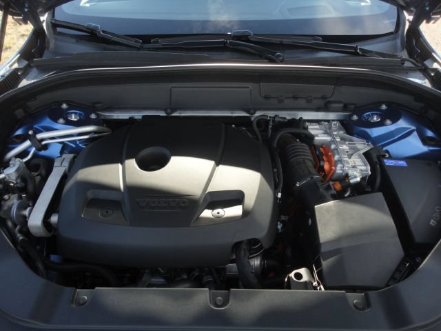 Used 2019 Volvo XC60 T8 R-Design w/ Advanced Package AWD/4WD image 17