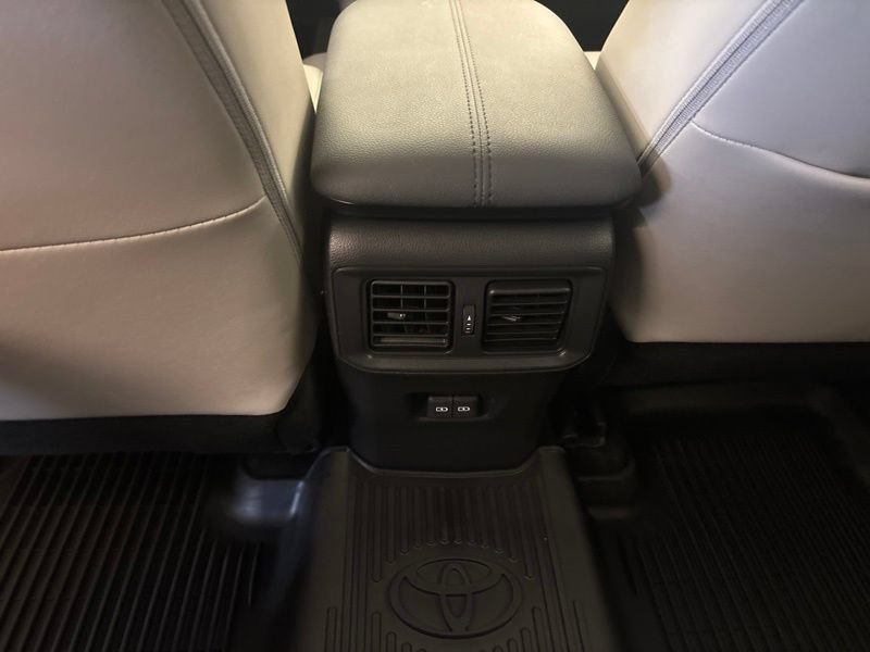 Used 2022 Toyota RAV4 XLE Premium AWD/4WD image 20