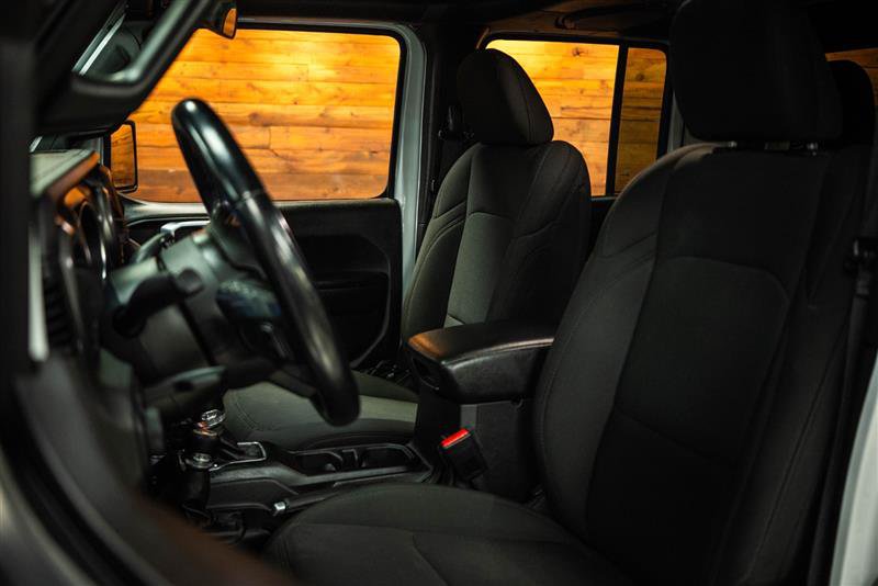 Used 2021 Jeep Gladiator Sport AWD/4WD image 9