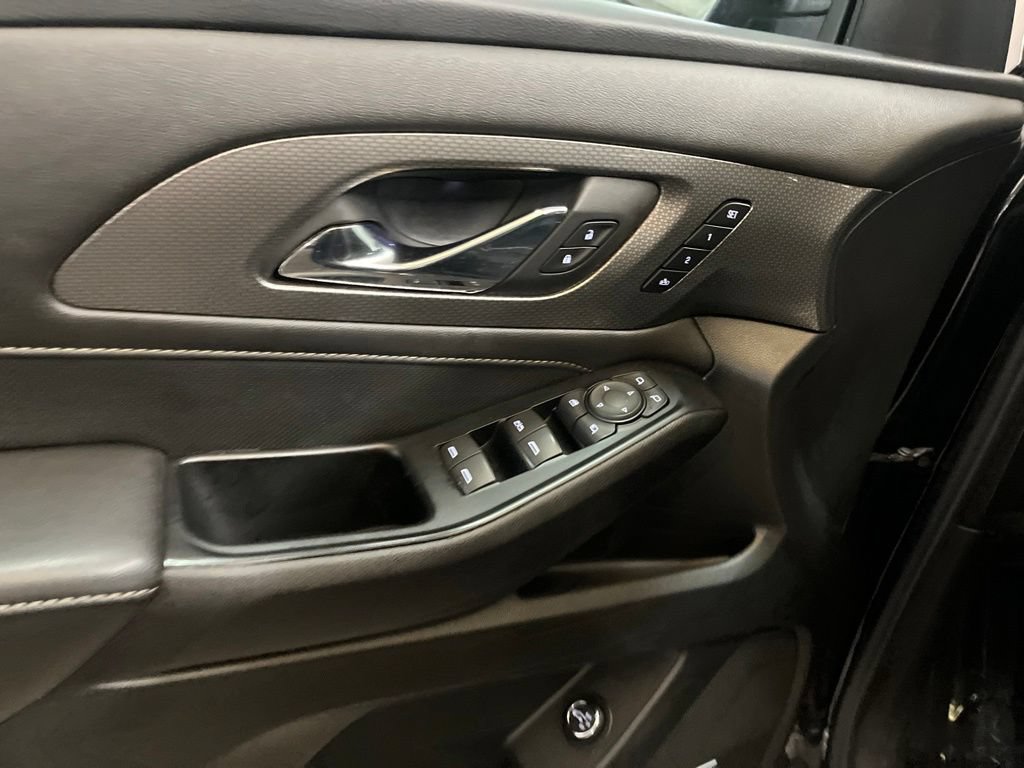 Used 2023 Chevrolet Traverse Premier w/ Redline Edition FWD image 13