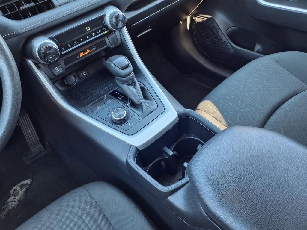 Used 2024 Toyota RAV4 XLE image 16