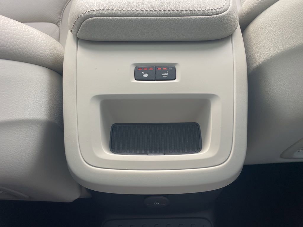 Certified 2025 Volvo XC60 T8 Core w/ Climate Package image 22