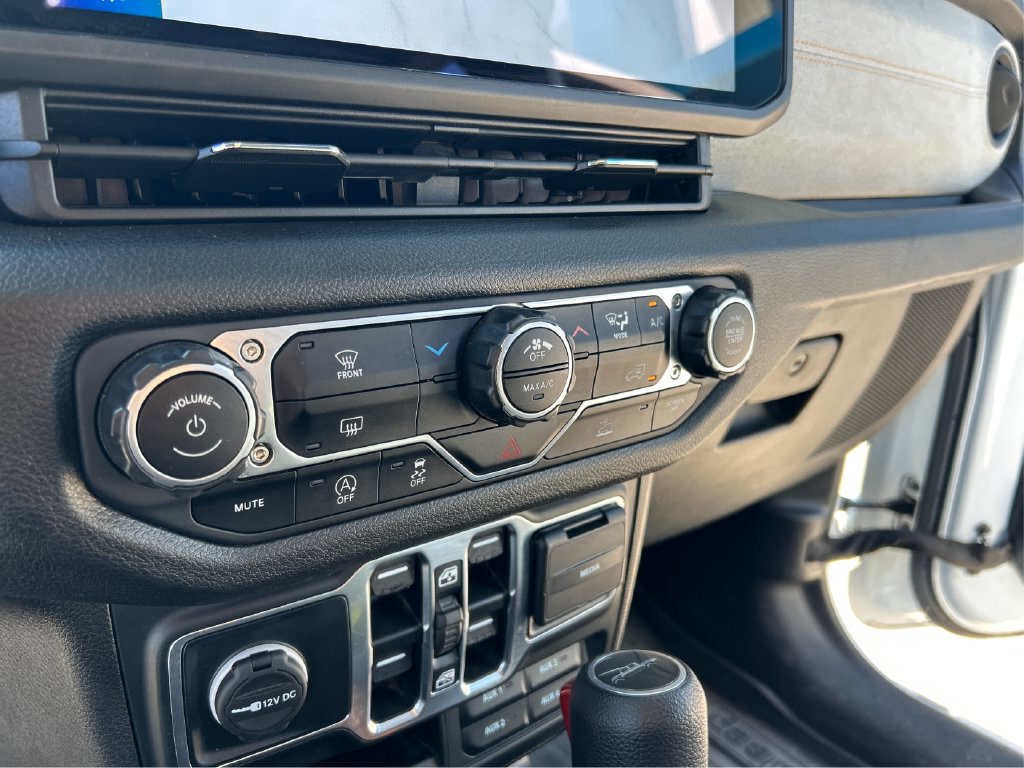 Used 2024 Jeep Gladiator Sport AWD/4WD image 22