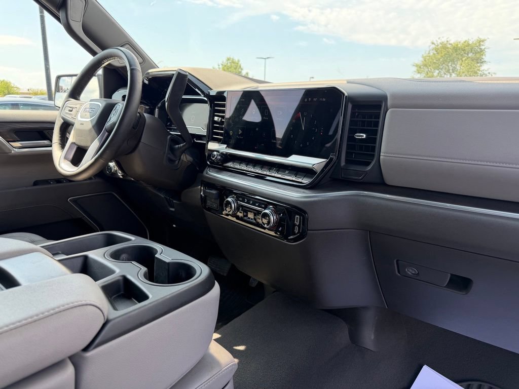 Used 2025 GMC Sierra 1500 SLT AWD/4WD image 10
