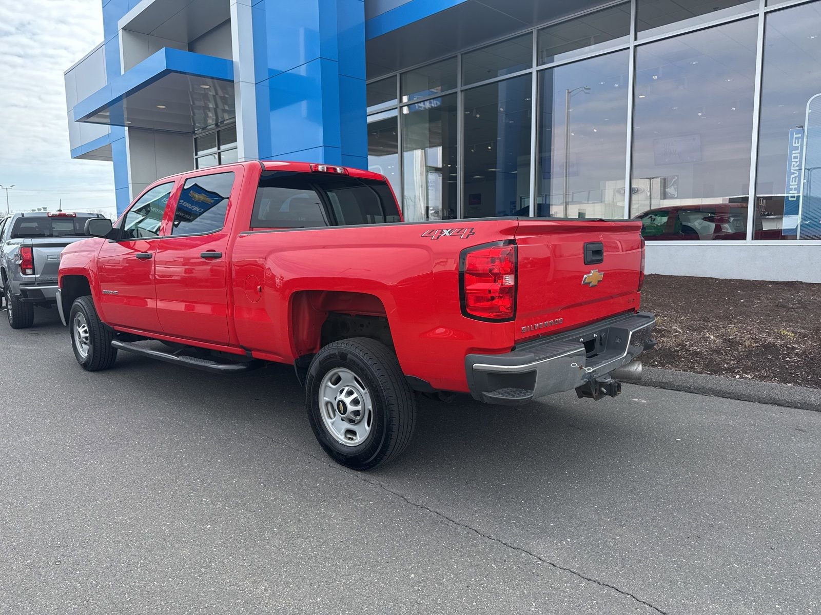 Used 2018 Chevrolet Silverado 2500 W/T w/ Snow Plow Prep Package image 8