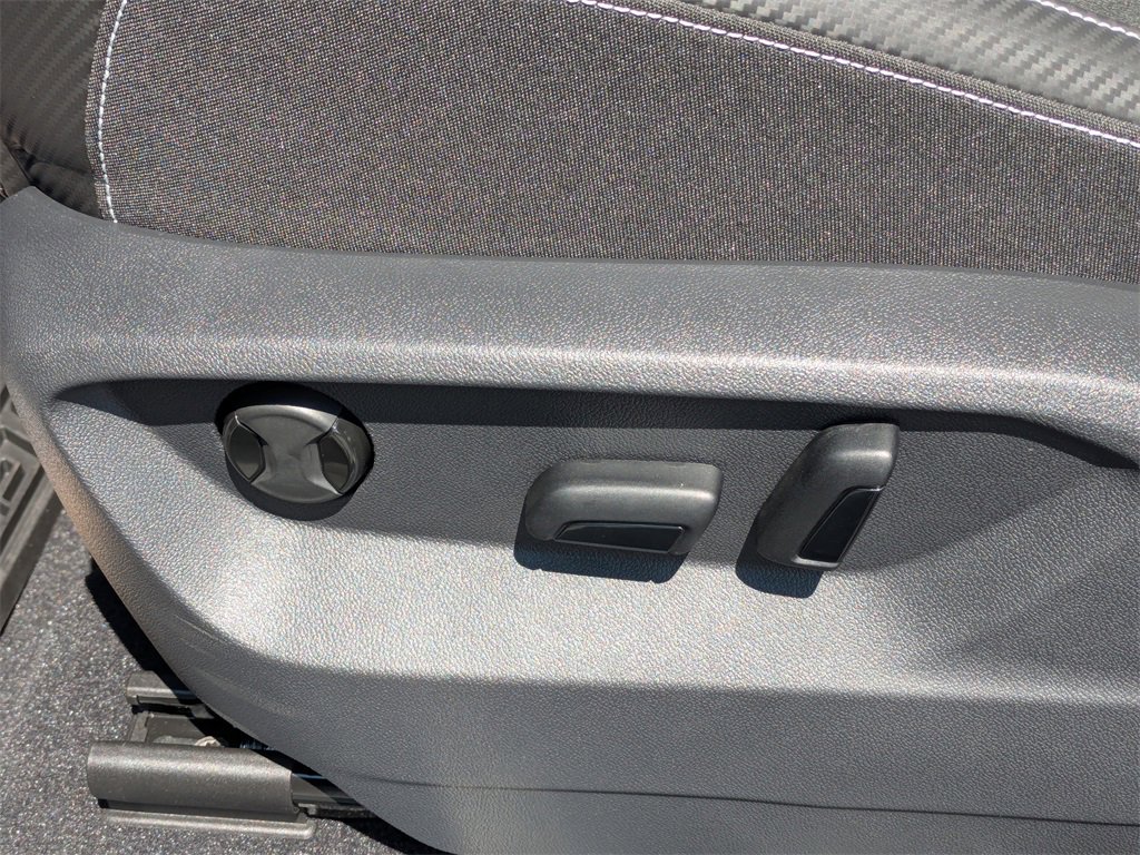 New 2026 Volkswagen Atlas Cross Sport SE image 22