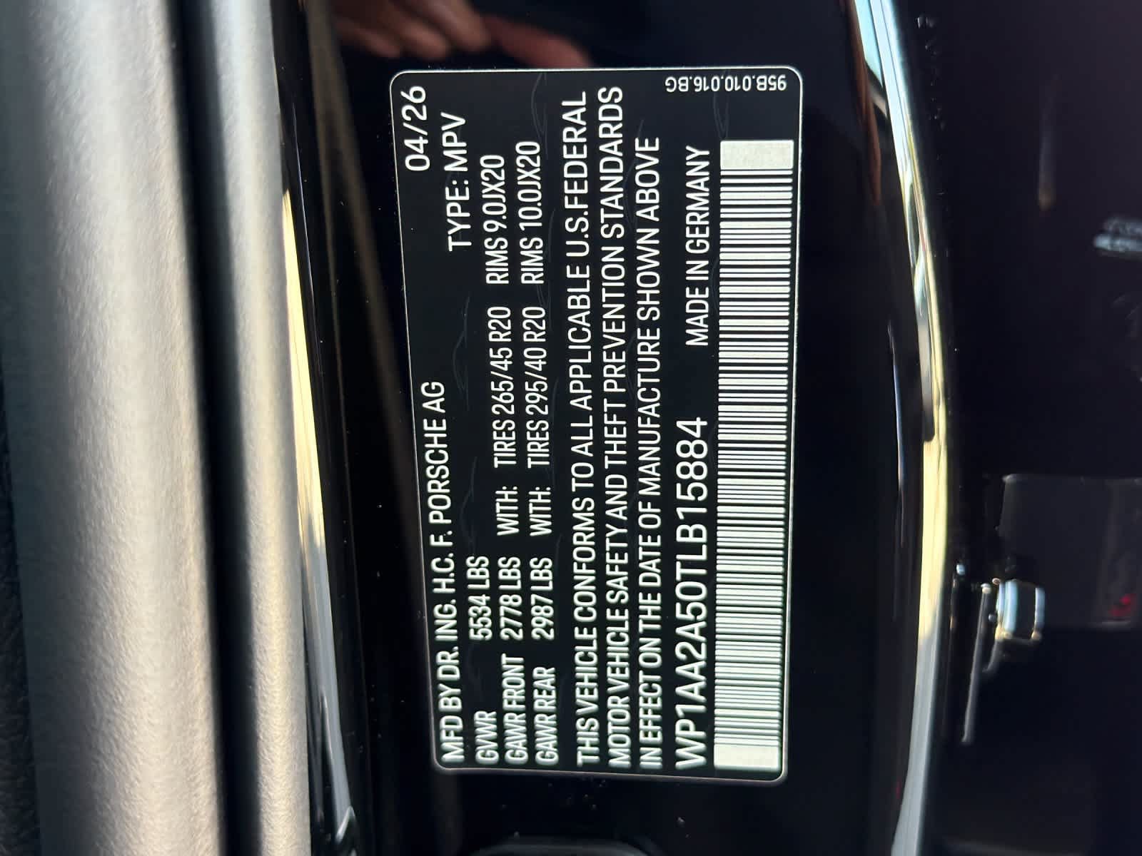 New 2026 Porsche Macan AWD/4WD image 32