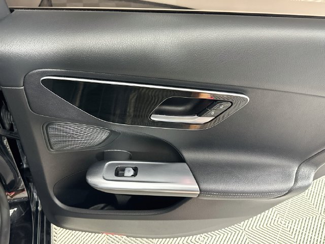 Used 2023 Mercedes-Benz C 300 Sedan image 24
