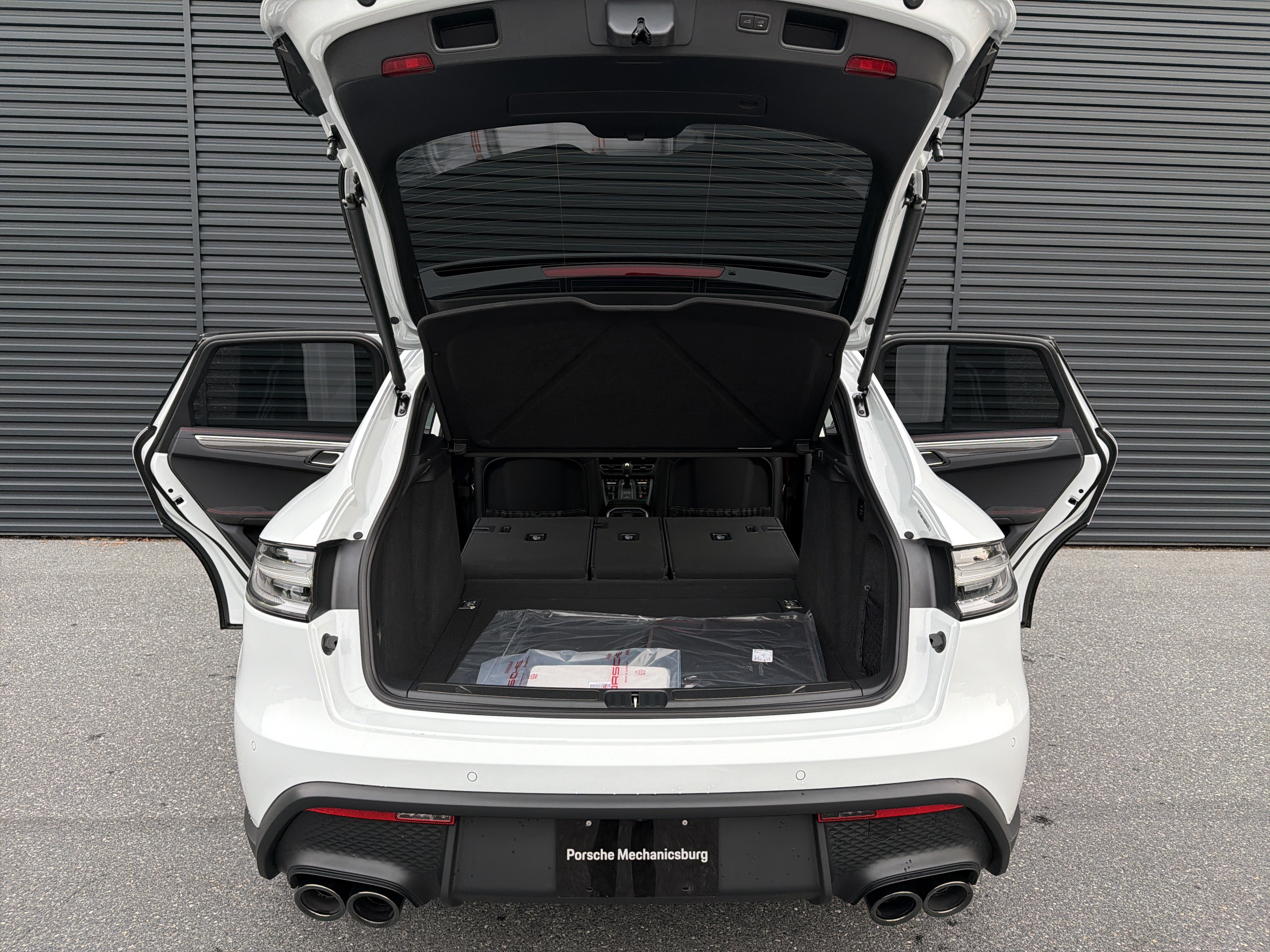 New 2026 Porsche Macan GTS AWD/4WD image 29