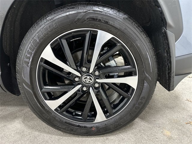 Used 2024 Toyota Corolla Cross XSE image 14