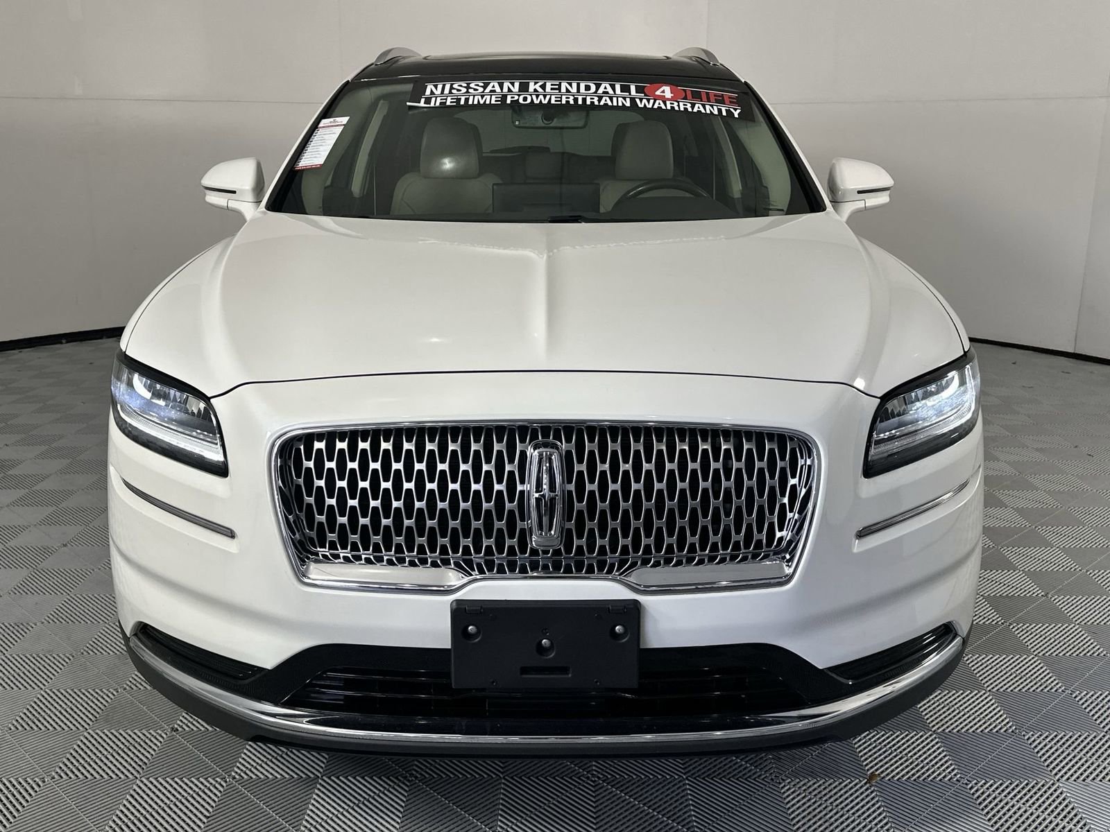 Used 2022 Lincoln Nautilus Reserve AWD/4WD image 3